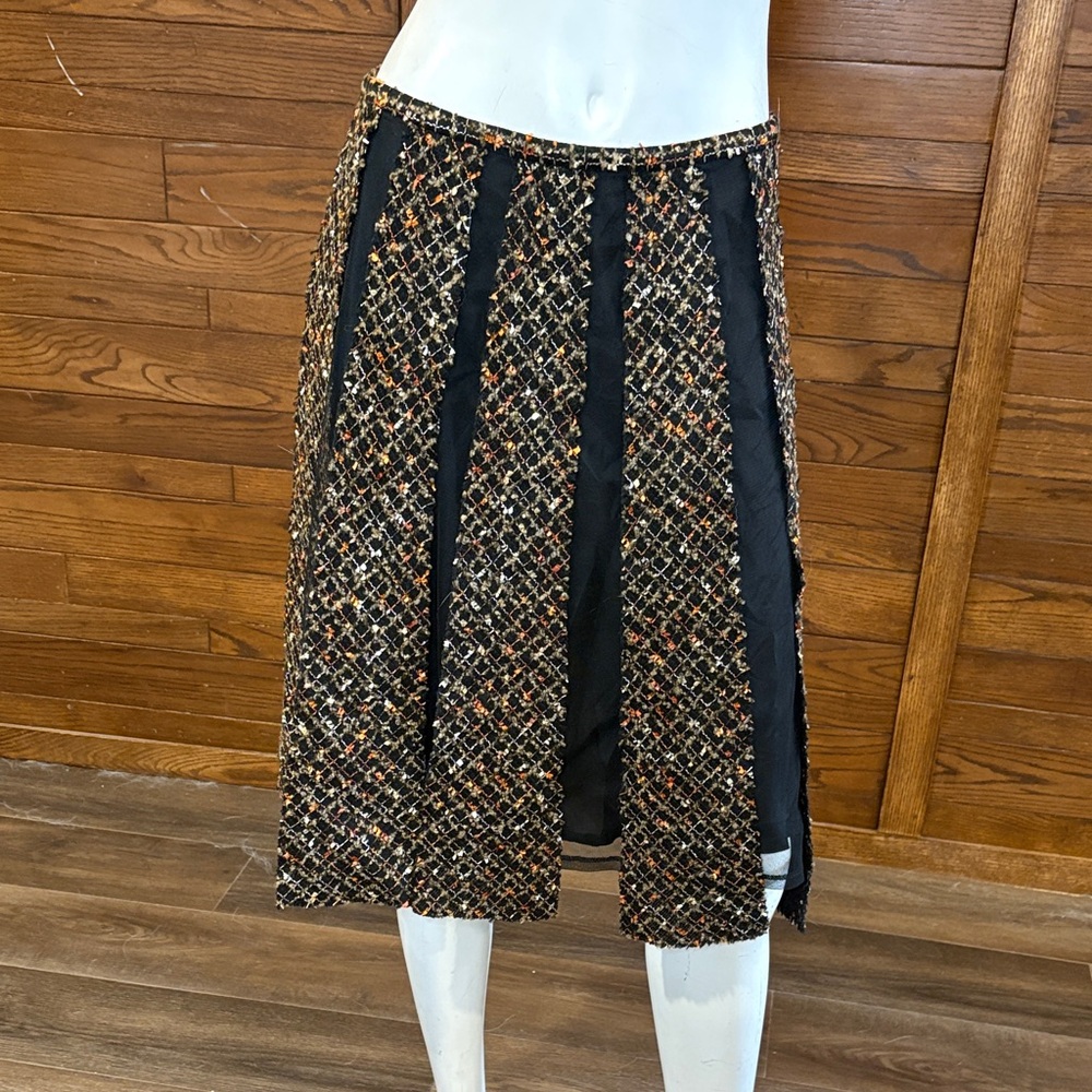 Simon Chang Elegant Black and Gold Patterned Skirt